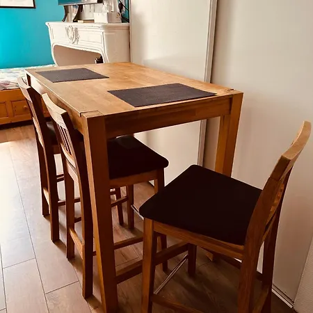 Grand T1 Tv 43' Avec Netflix - Canal Serie - Apple Tv - Ocs - - Dazen - Bein Sport - Prime Video Lägenhet Nancy