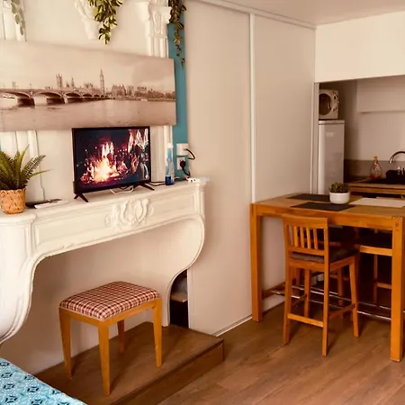 Grand T1 Tv 43' Avec Netflix - Canal Serie - Apple Tv - Ocs - - Dazen - Bein Sport - Prime Video Apartment *