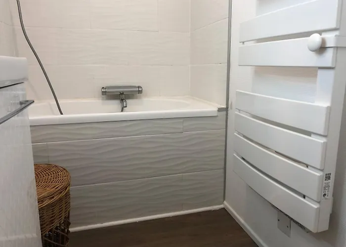 Apartamento T1 Tv 43' Avec Netflix - Canal Serie - Apple Tv - Ocs - - Dazen - Bein Sport - Prime Video *